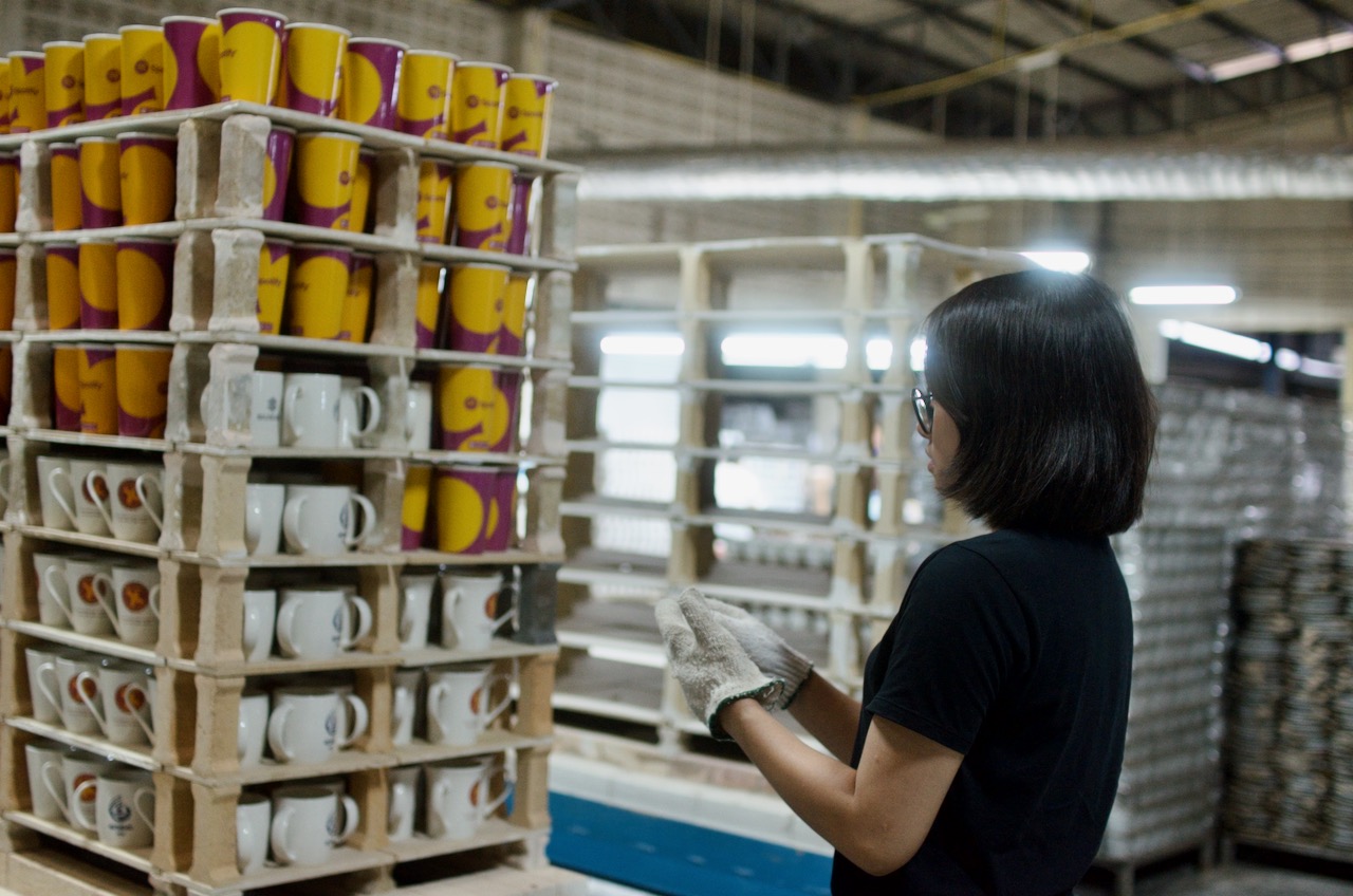 ทำไม แก้วเซรามิคคุณภาพสูง ต้องผ่านการเผาที่อุณหภูมิ 700 องศาเซลเซียส (และสูงกว่า)